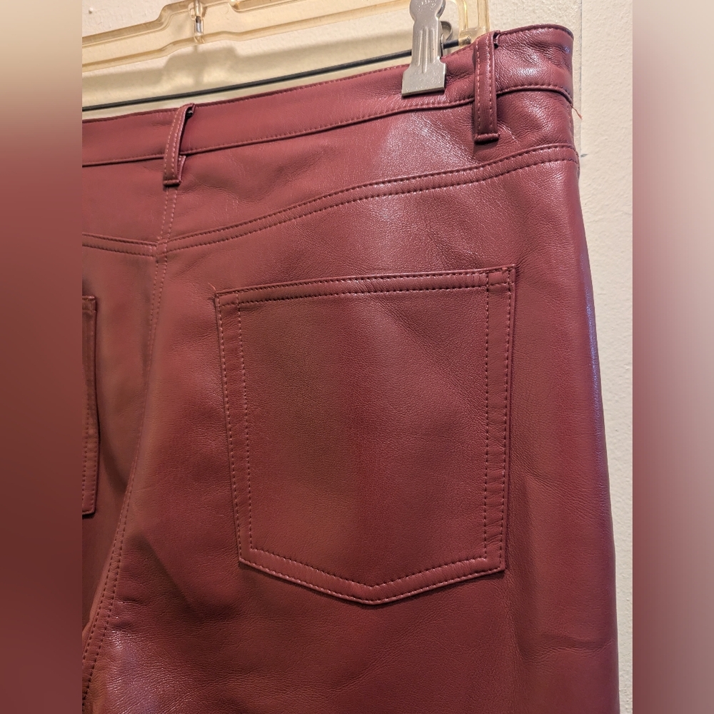 Wilfred The Melina™ Super High-Rise Pant Vegan Leather Burgundy Red- 16 - Picture 13 of 15